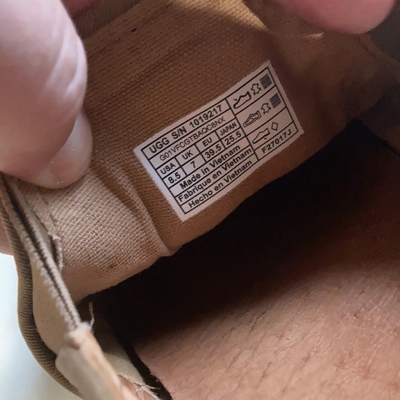 UGG suede slip on shoes size 8.5 - Picture 8 of 8